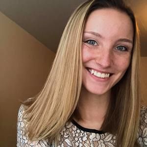 Meet your Posher, Alexis